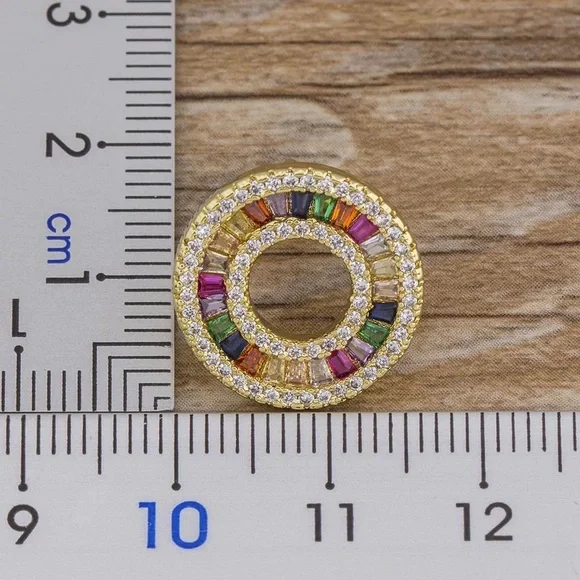 Round stud earring - Picture 3 of 3